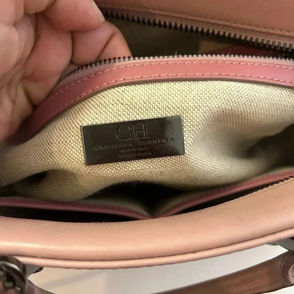 ! Carolina Herrera leather light pink Handbag - Picture 5 of 14